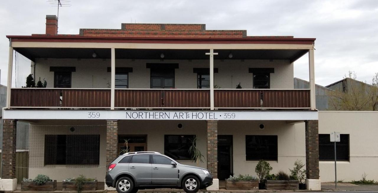 Northern Arts Hotel Castlemaine Exterior photo